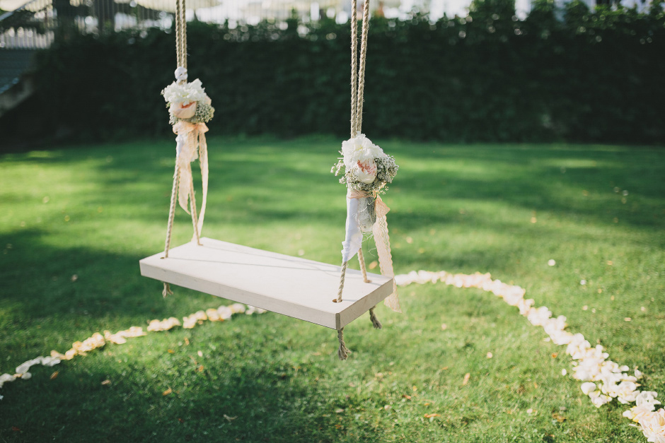 wedding swing vintage look